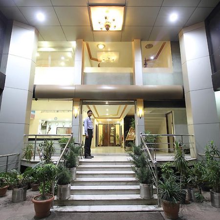 ホテル グランド アルジュン Rāipur エクステリア 写真