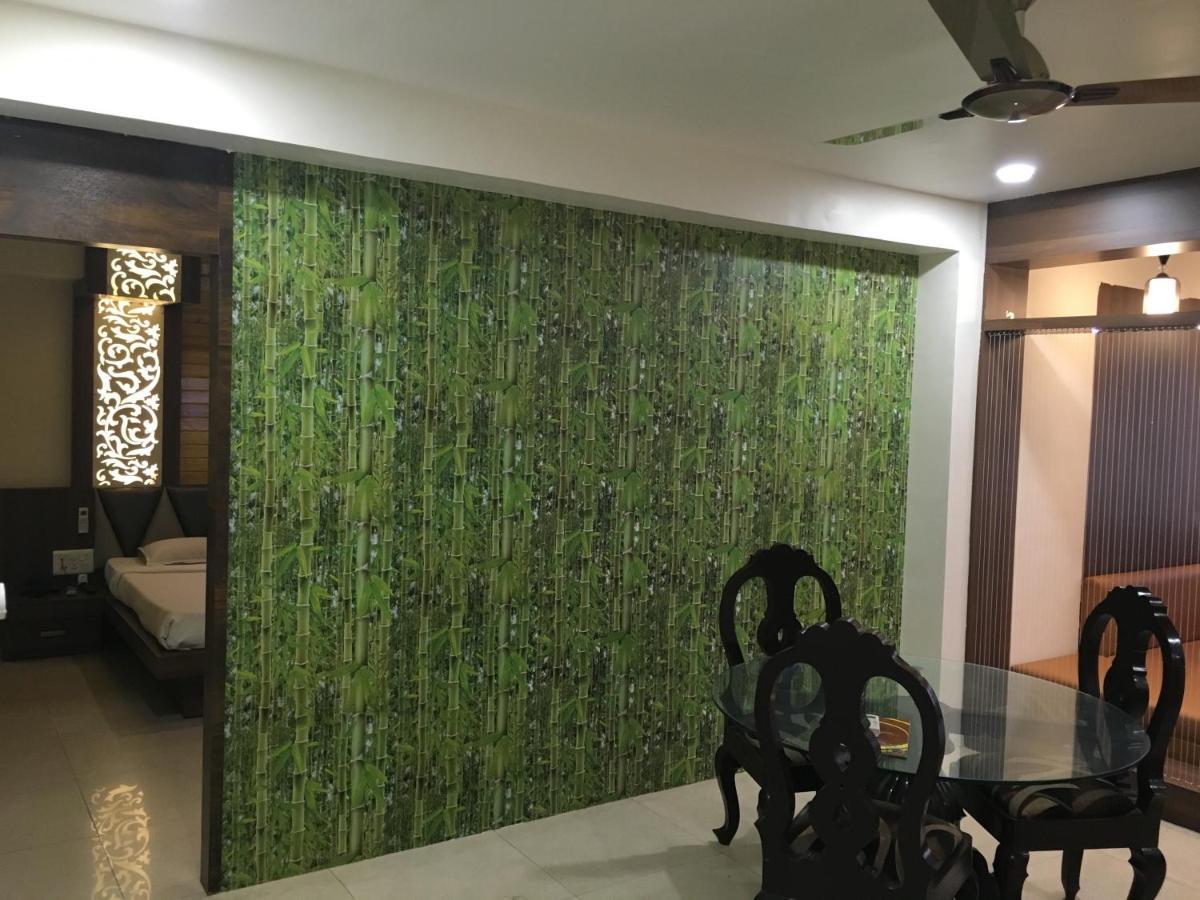 ホテル グランド アルジュン Rāipur エクステリア 写真