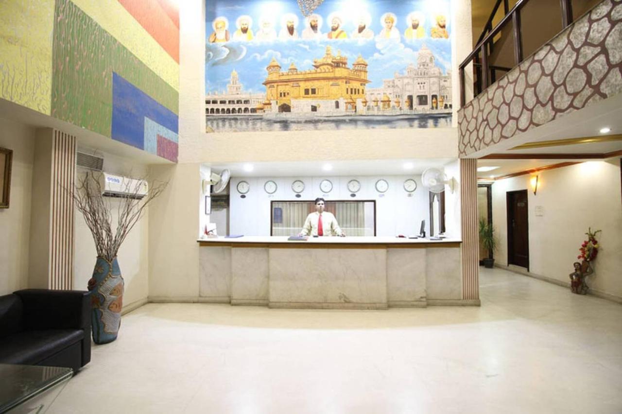 ホテル グランド アルジュン Rāipur エクステリア 写真